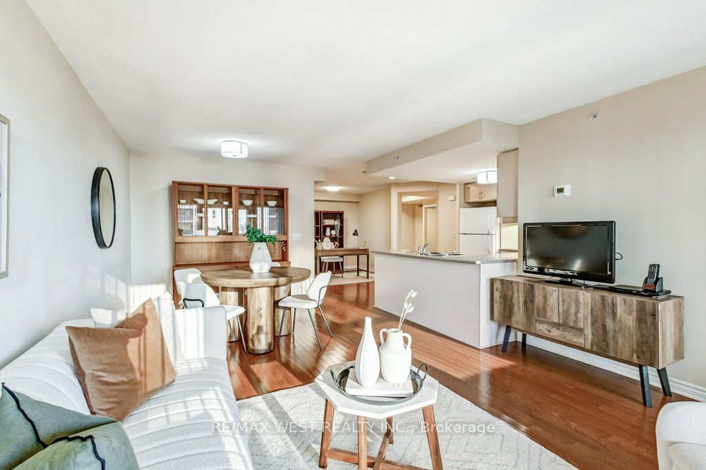 350 Princess Royal Dr, #1408