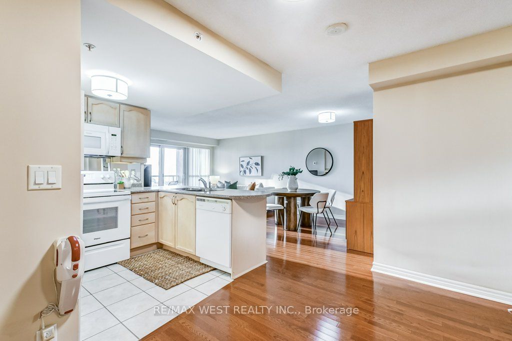 350 Princess Royal Dr, #1408