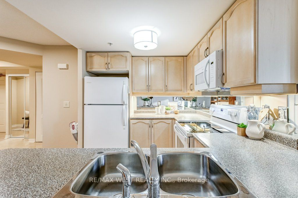 350 Princess Royal Dr, #1408
