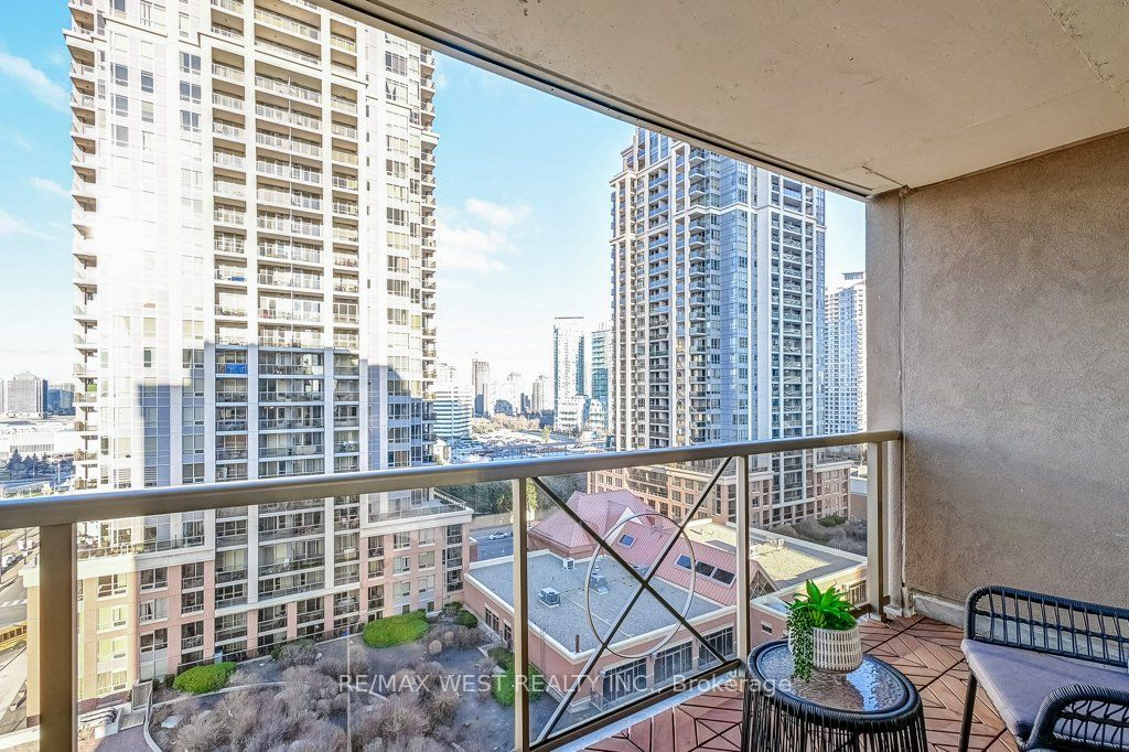 350 Princess Royal Dr, #1408