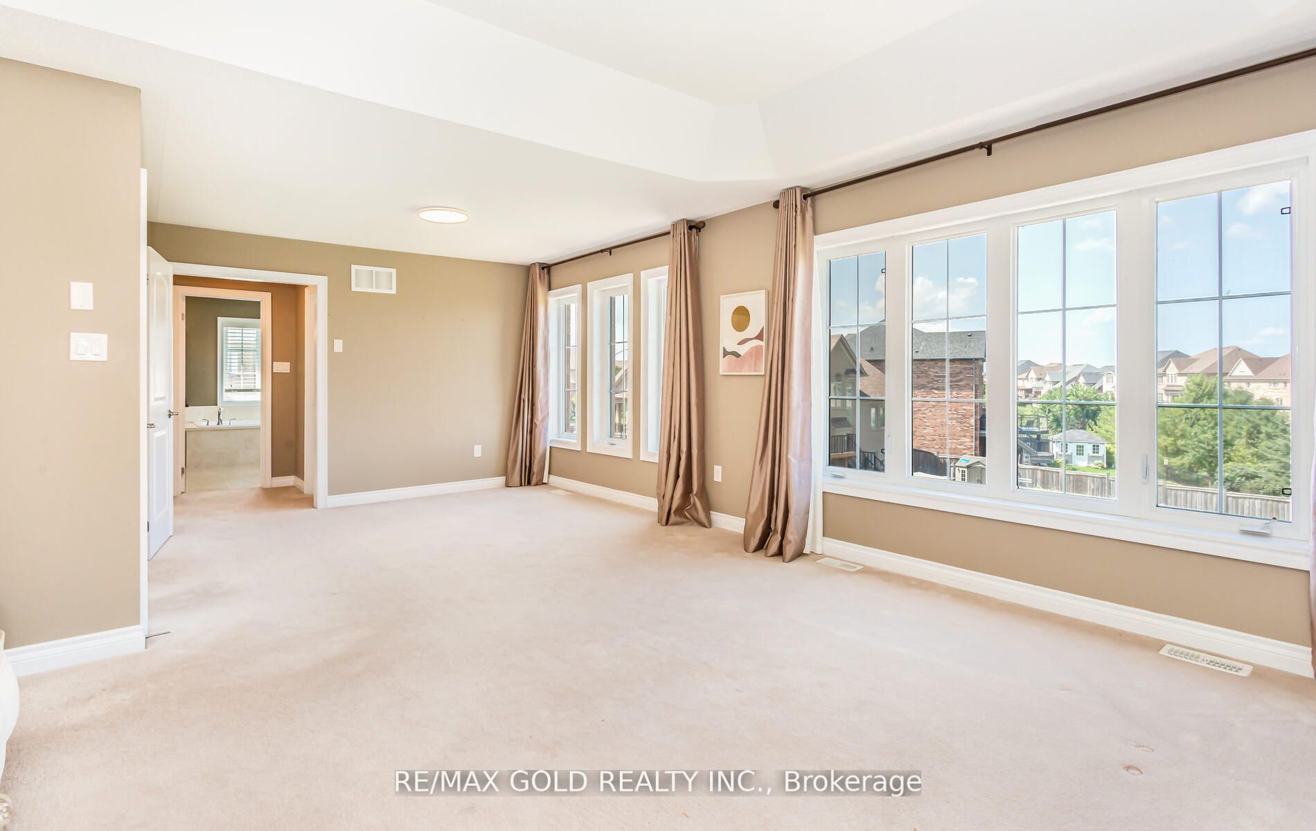 28 Ivanhoe Crt