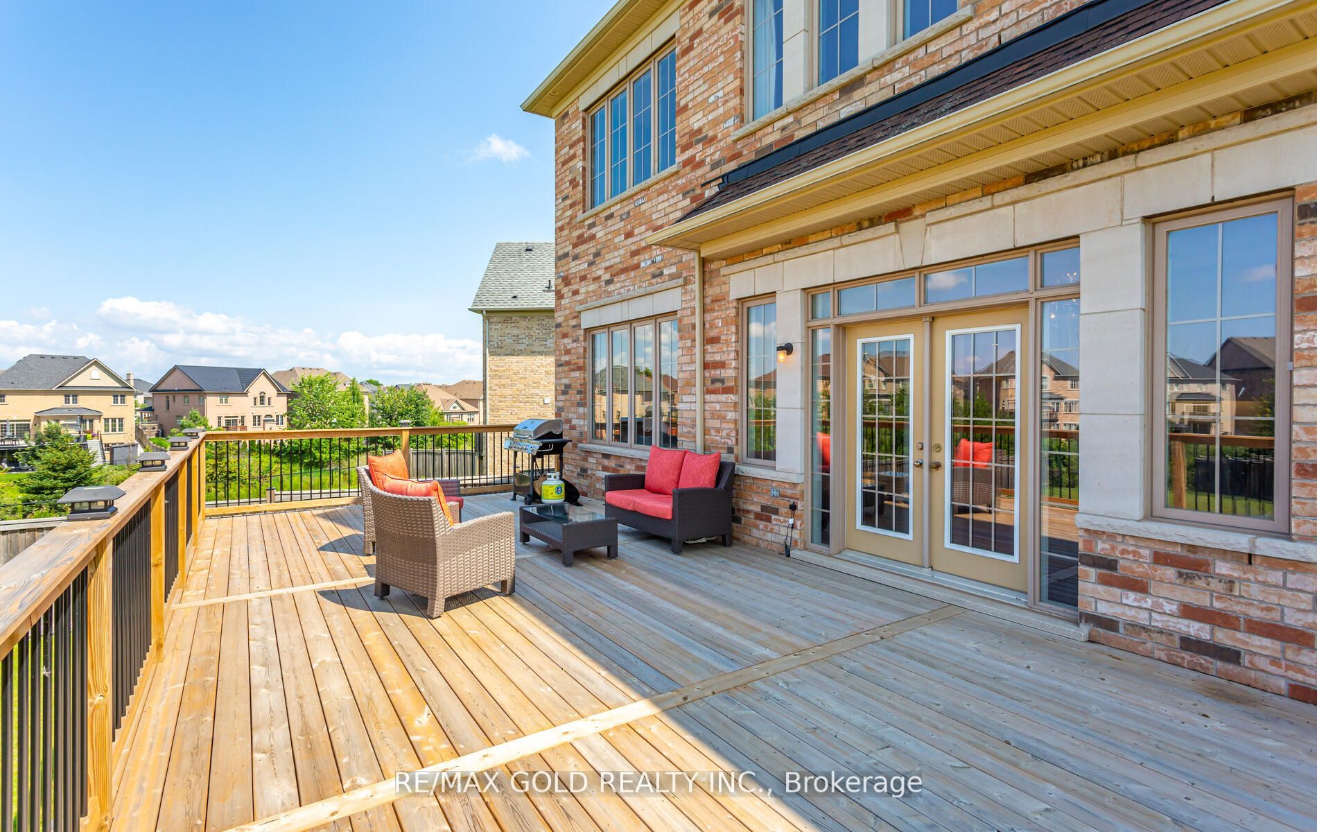 28 Ivanhoe Crt