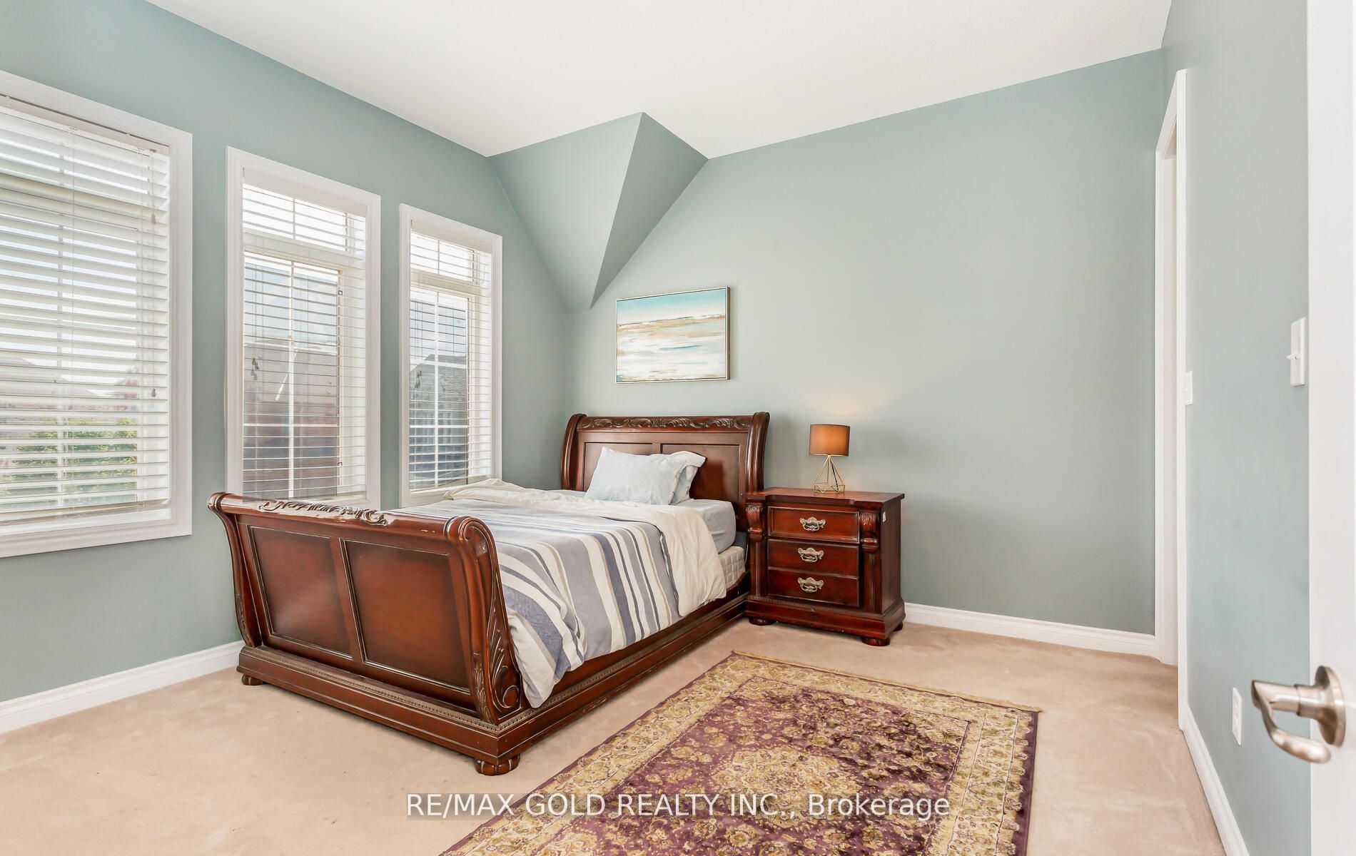 28 Ivanhoe Crt