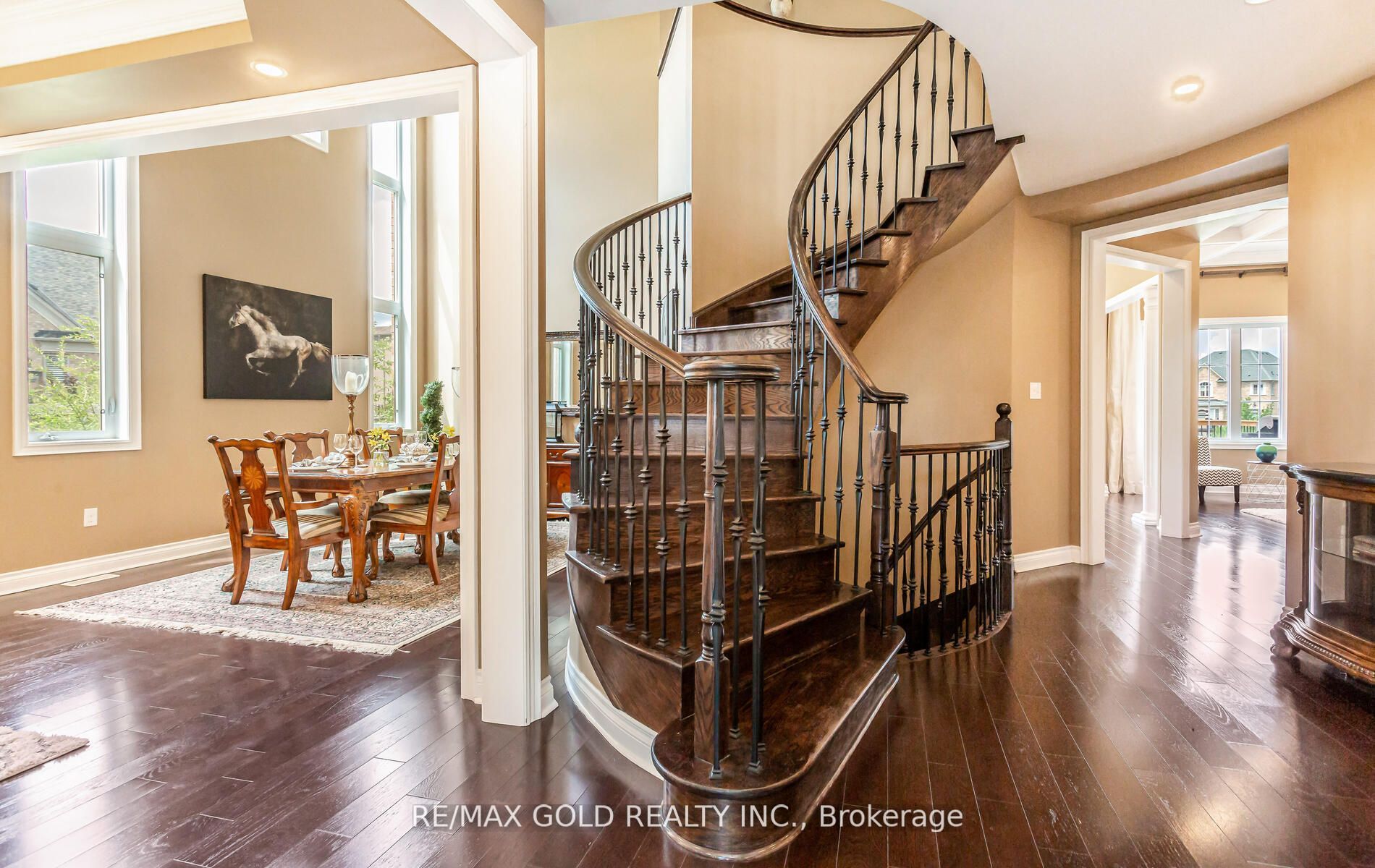 28 Ivanhoe Crt