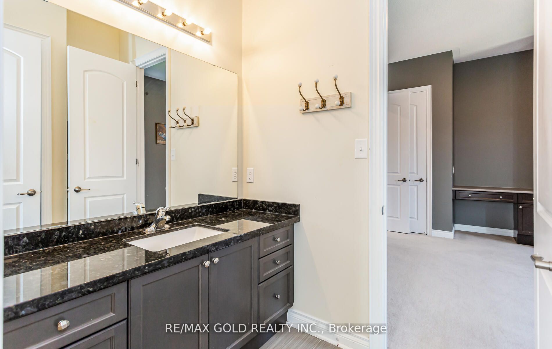 28 Ivanhoe Crt