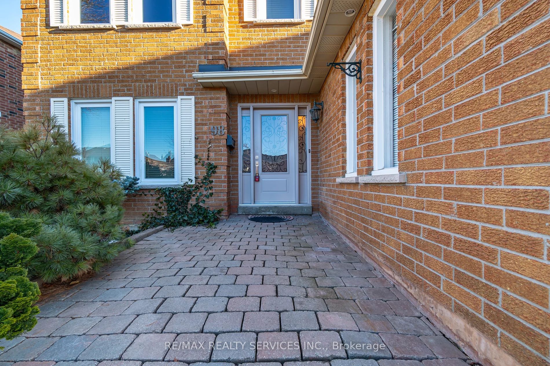 98 Corkett Dr