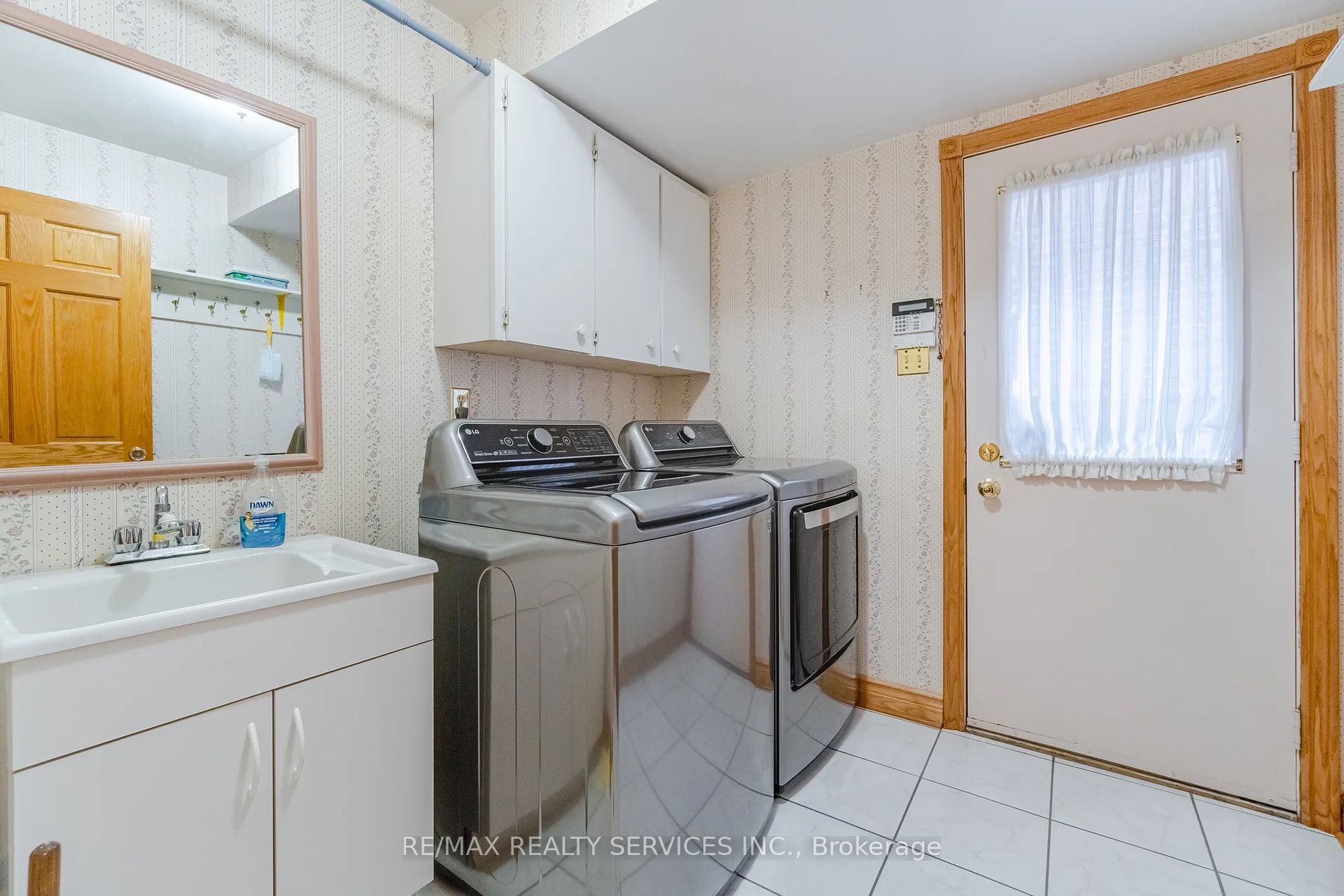 98 Corkett Dr