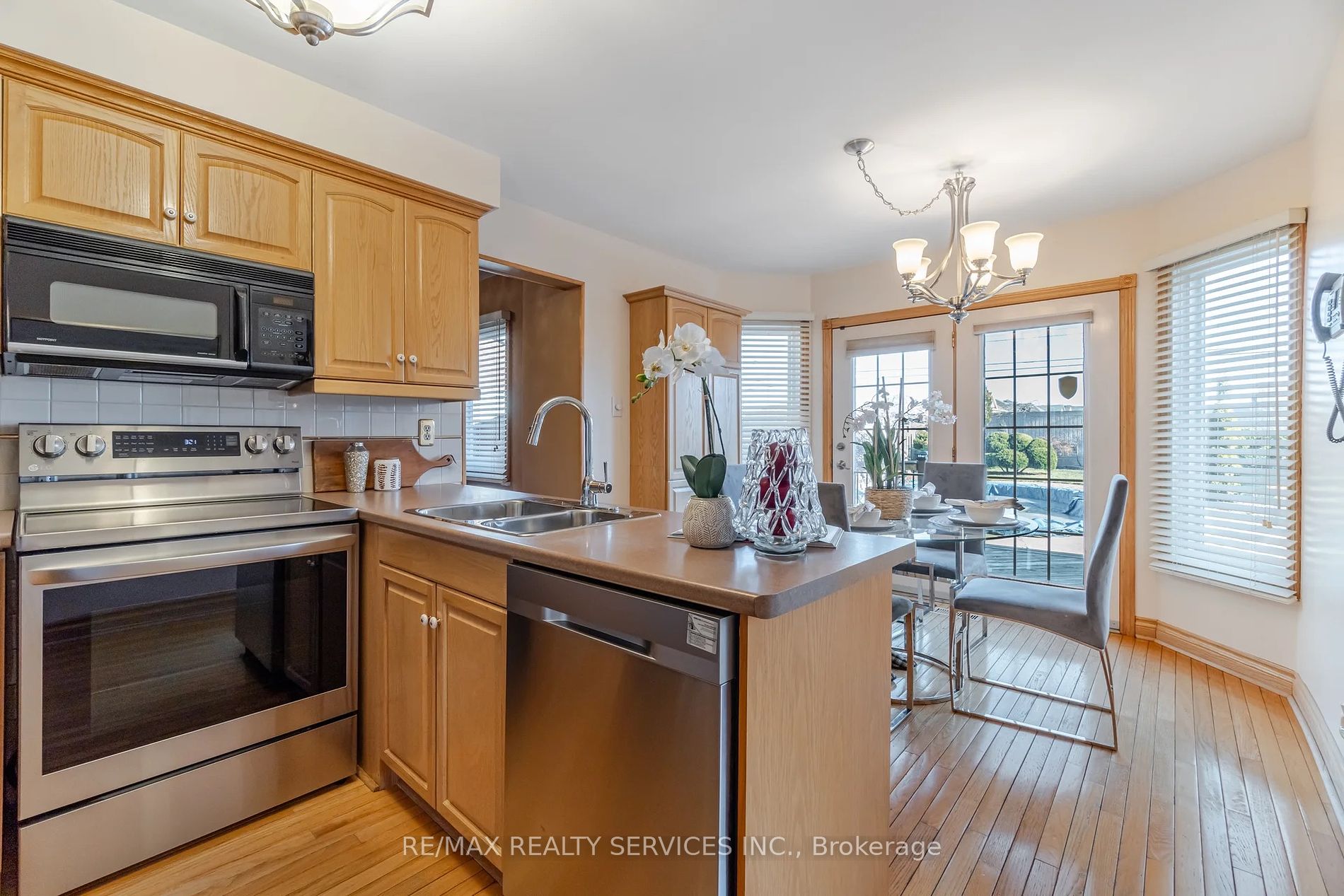 98 Corkett Dr