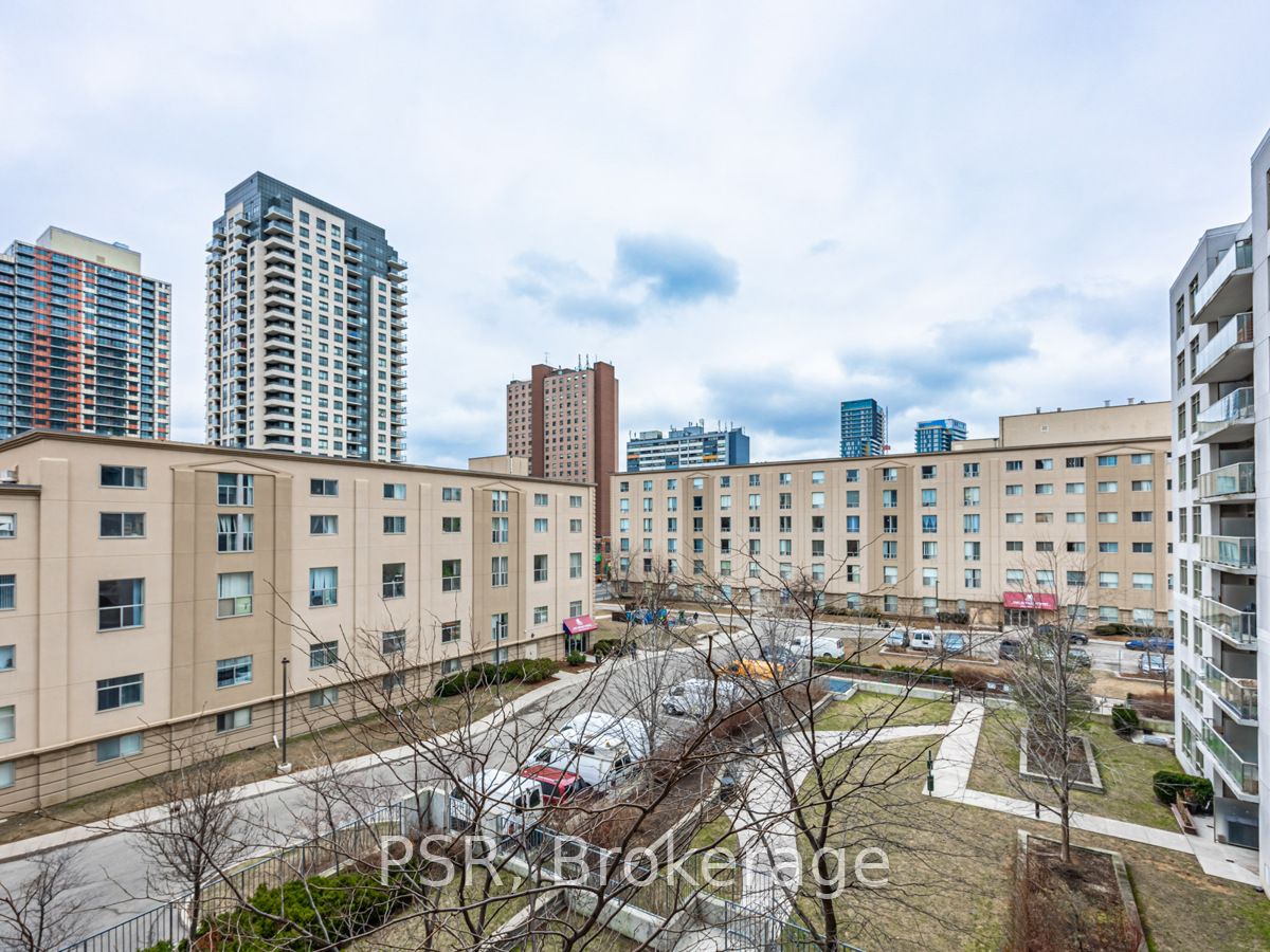 816 Lansdowne Avenue #424