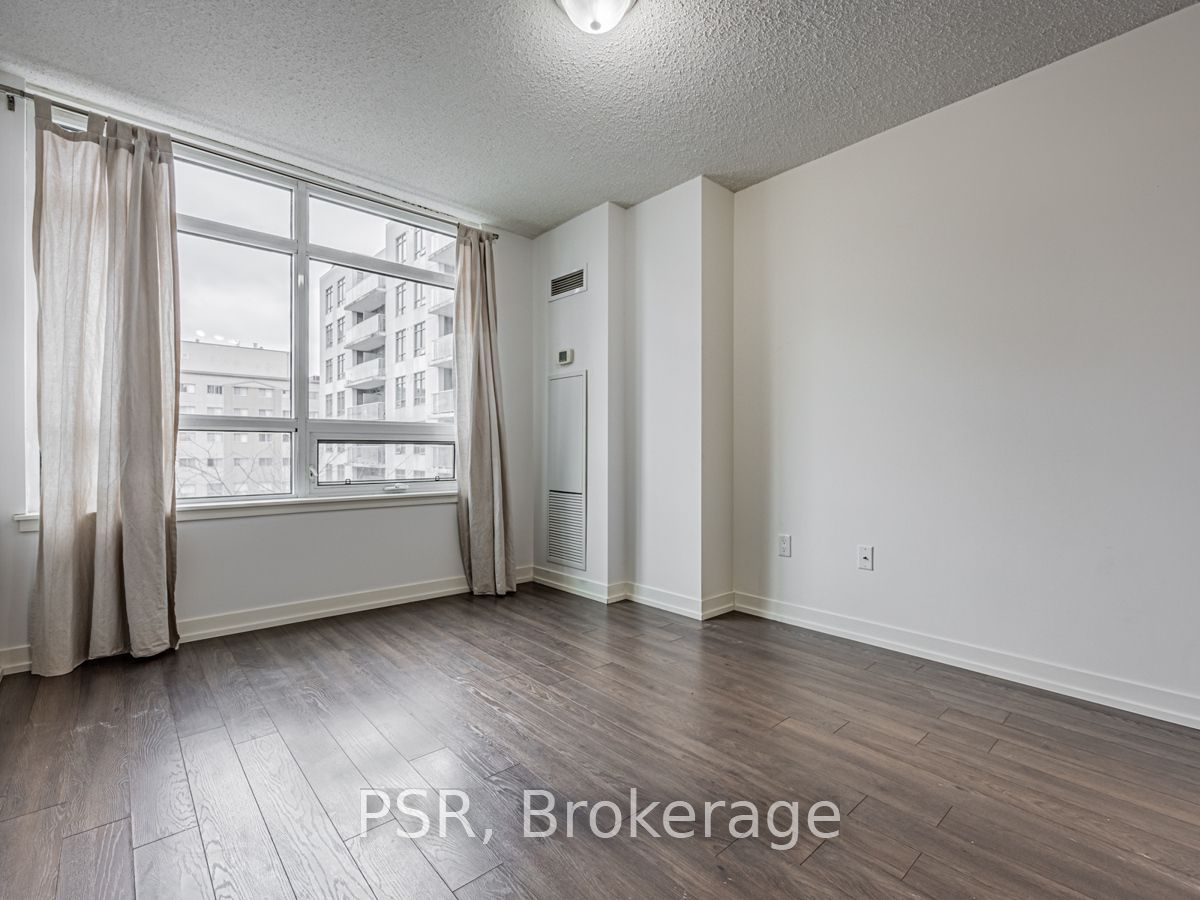 816 Lansdowne Avenue #424