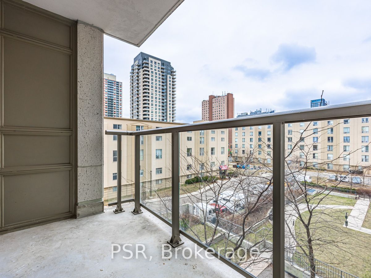816 Lansdowne Avenue #424