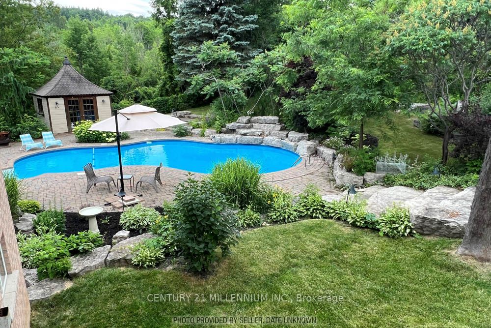 6 Inglenook Court