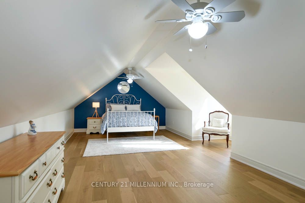 6 Inglenook Court