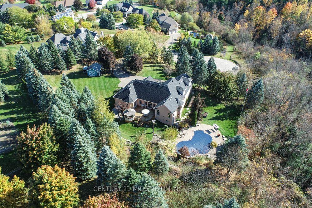 6 Inglenook Court