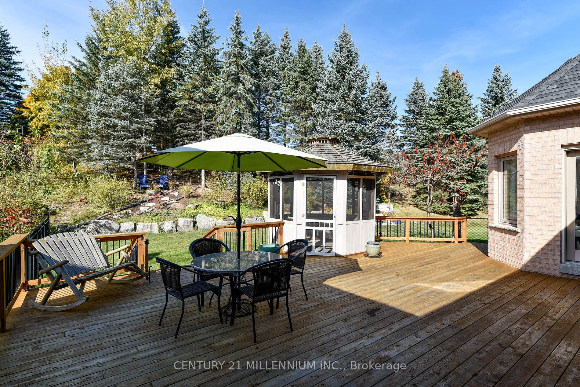 6 Inglenook Court