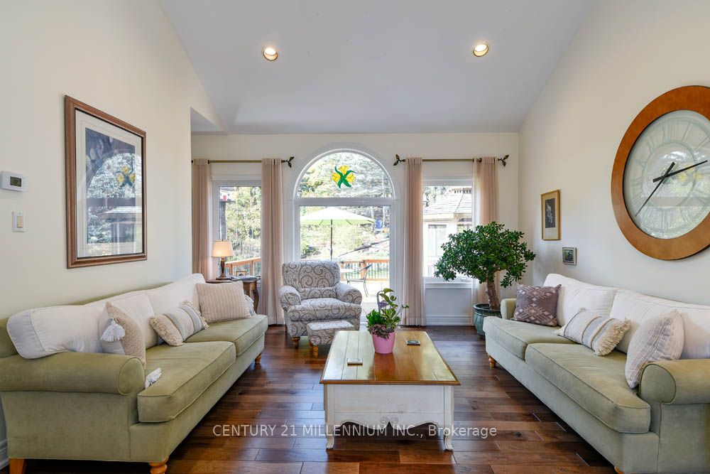 6 Inglenook Court
