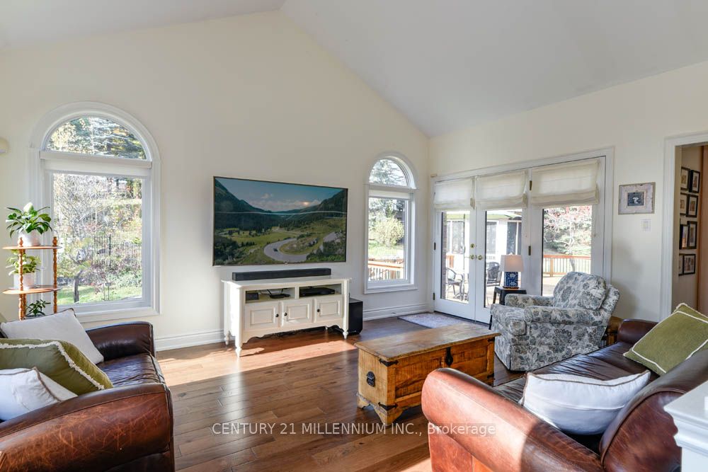 6 Inglenook Court