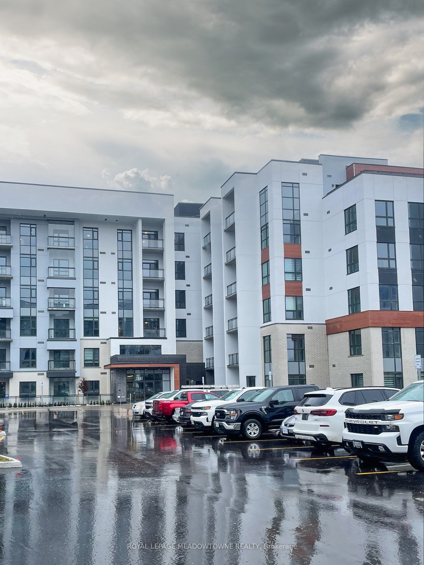 470 Gordon Krantz Ave, #517