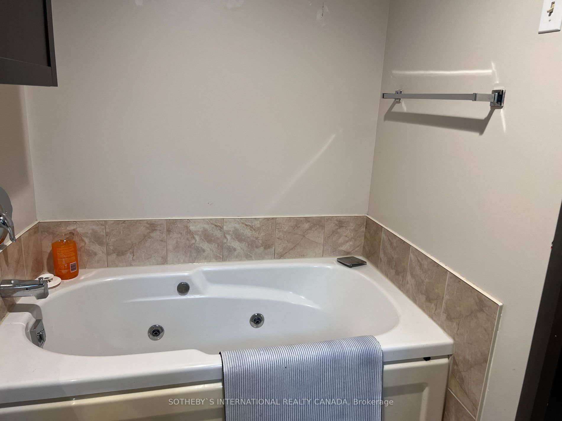22 Southport St, #525