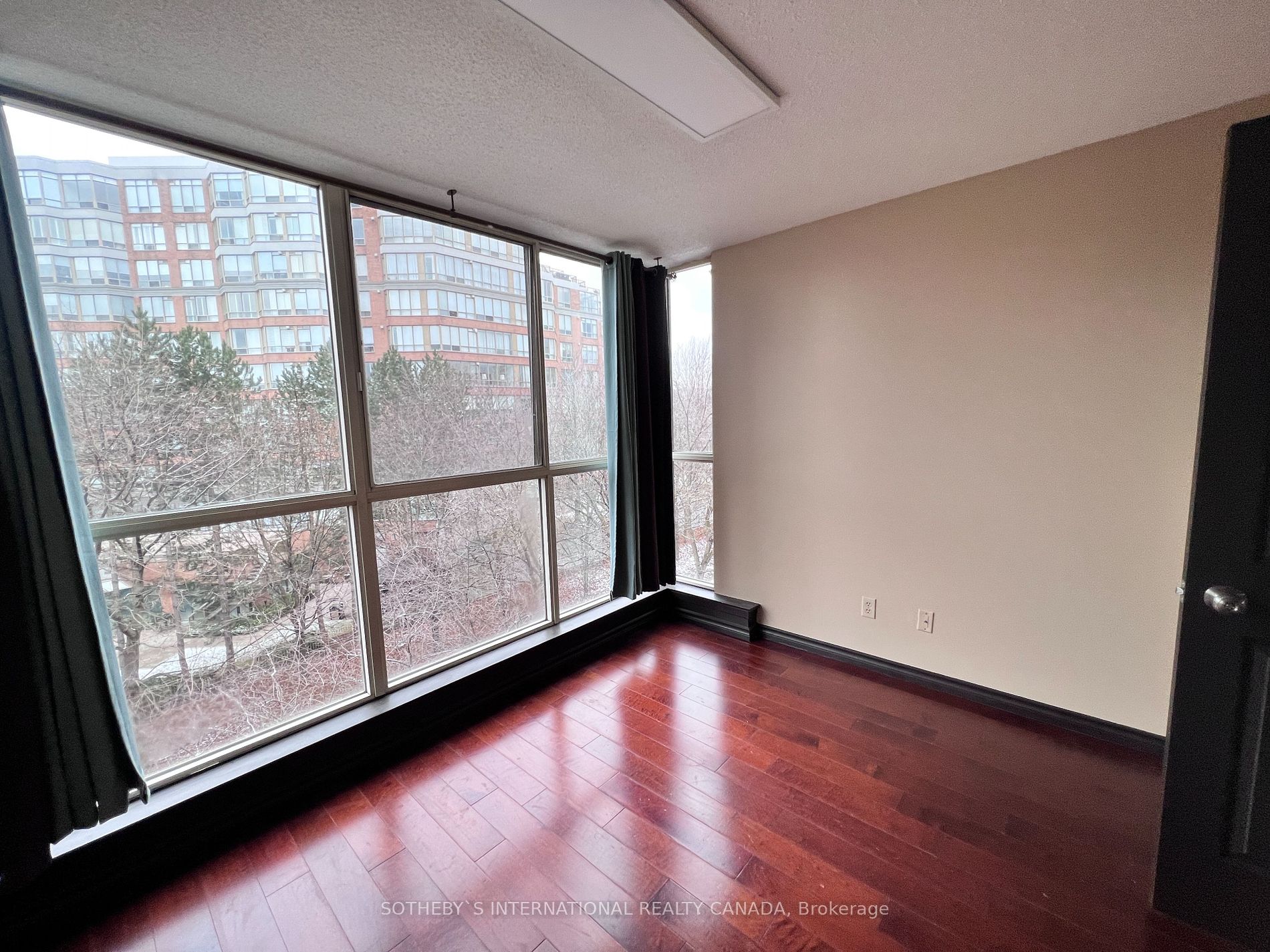 22 Southport St, #525