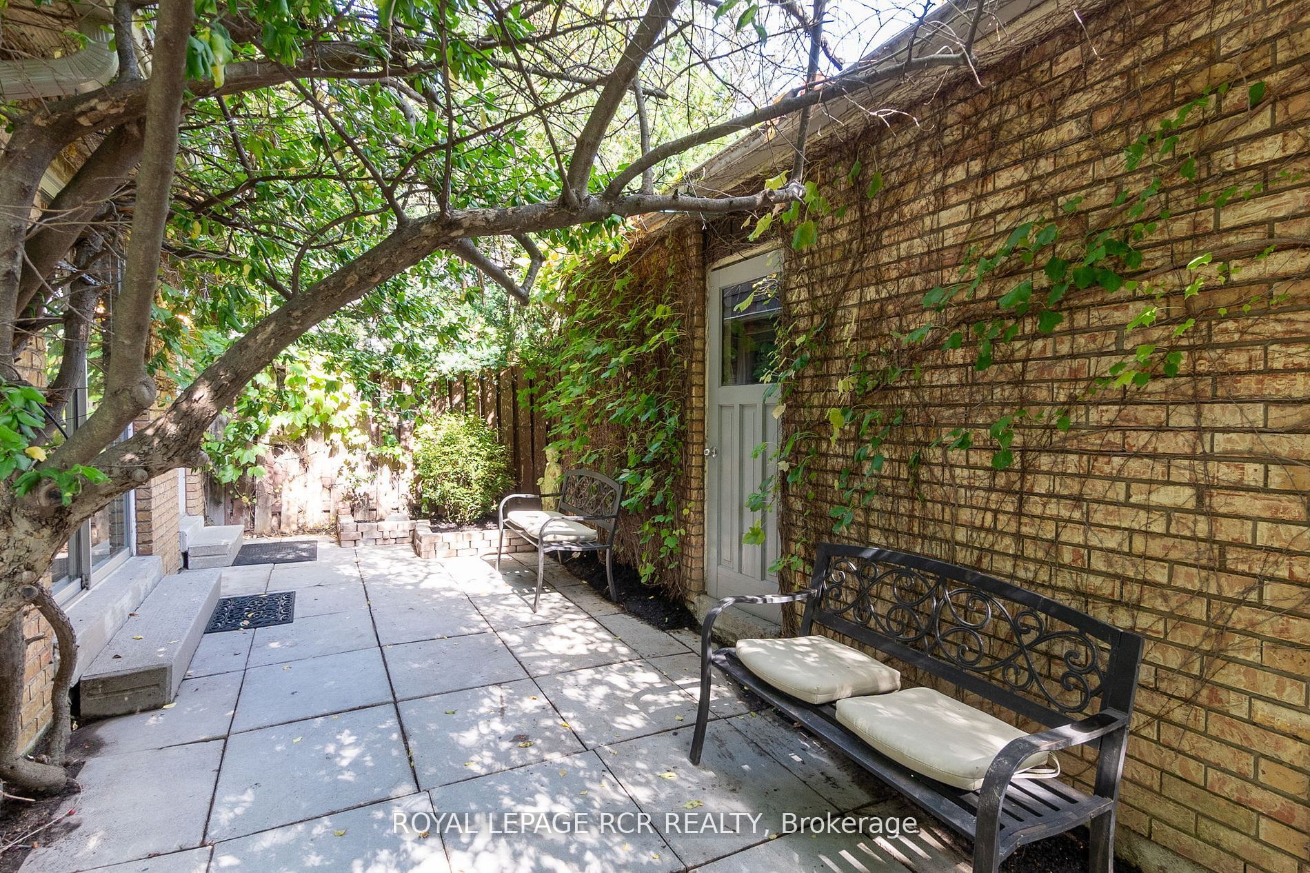 336 Dingle Court