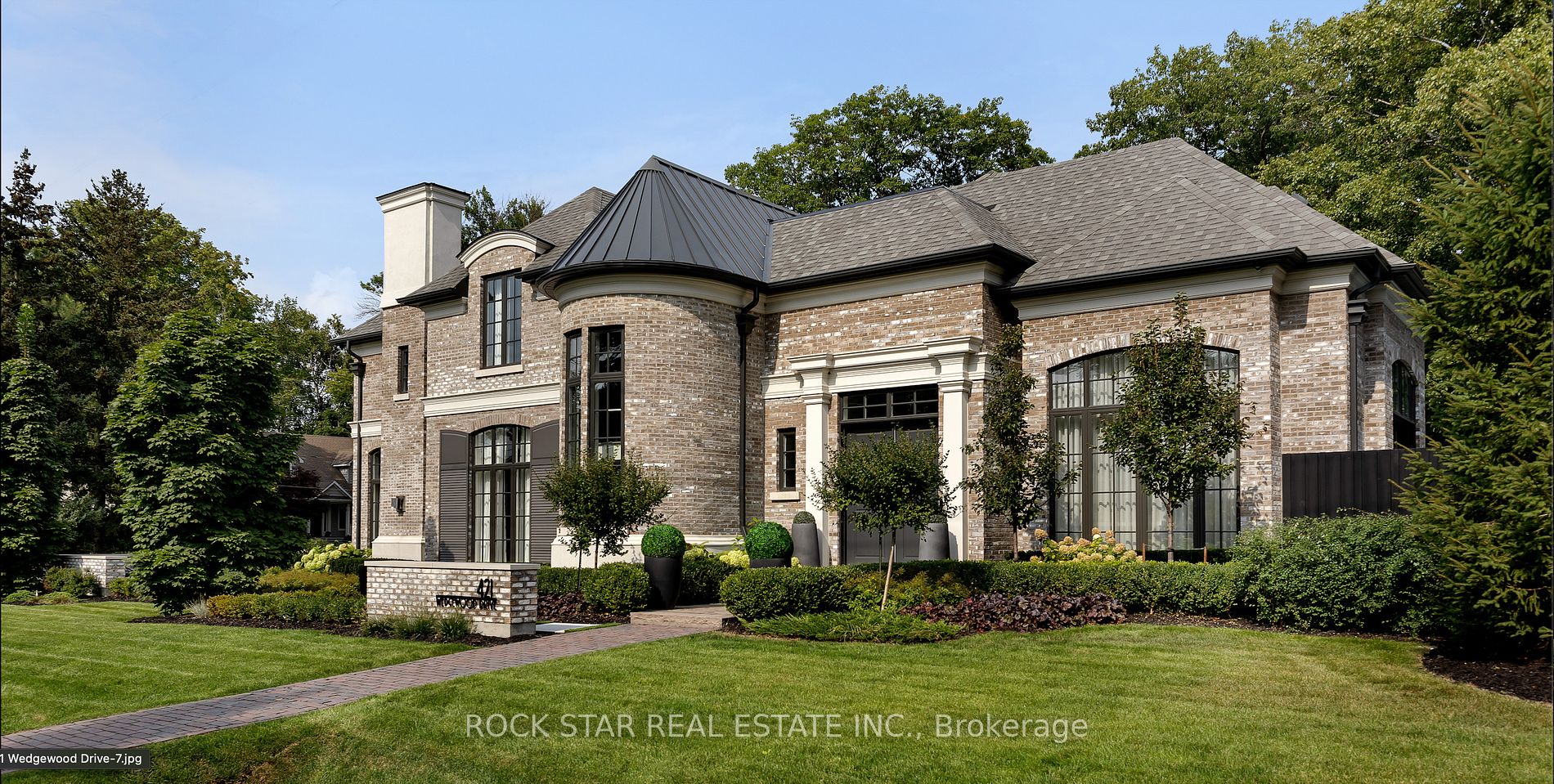 421 Wedgewood Dr