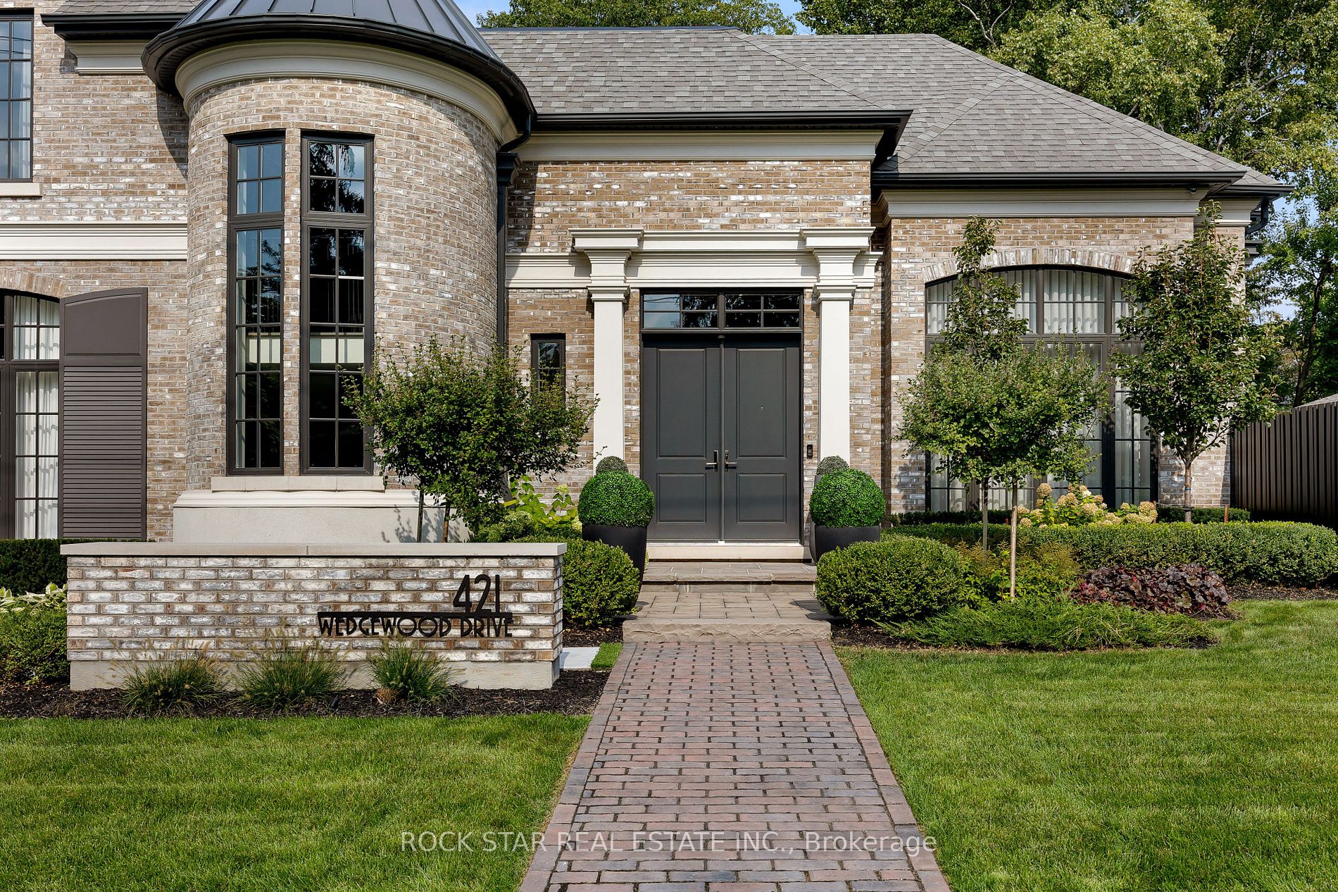 421 Wedgewood Dr