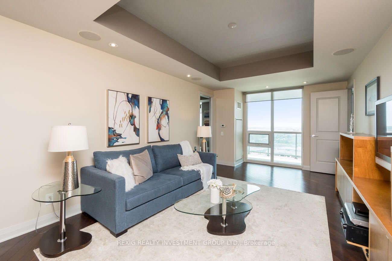 1055 Southdown Rd W, #Ph10