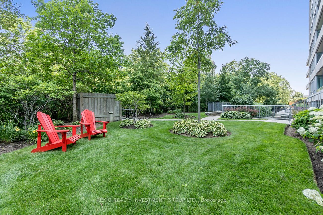 1055 Southdown Rd W, #Ph10
