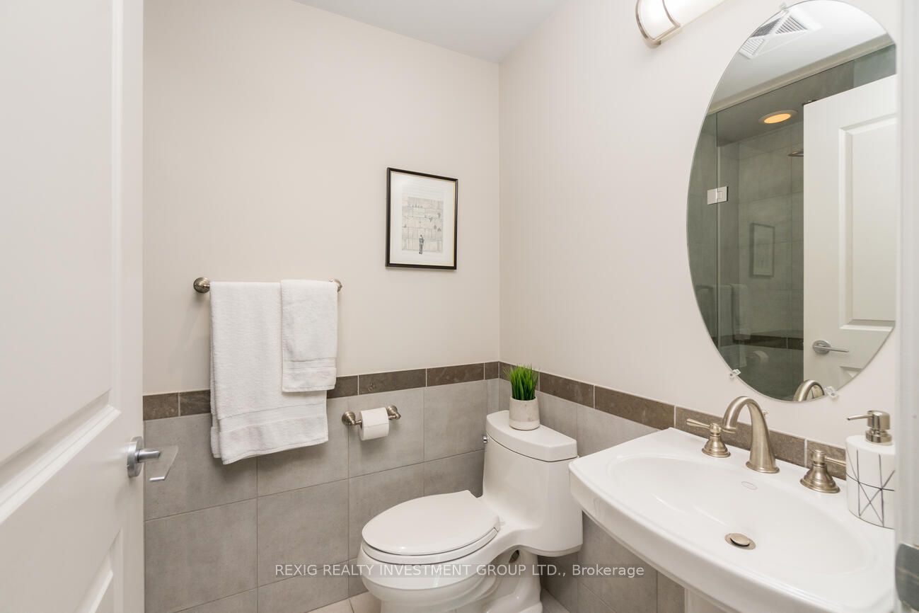 1055 Southdown Rd W, #Ph10