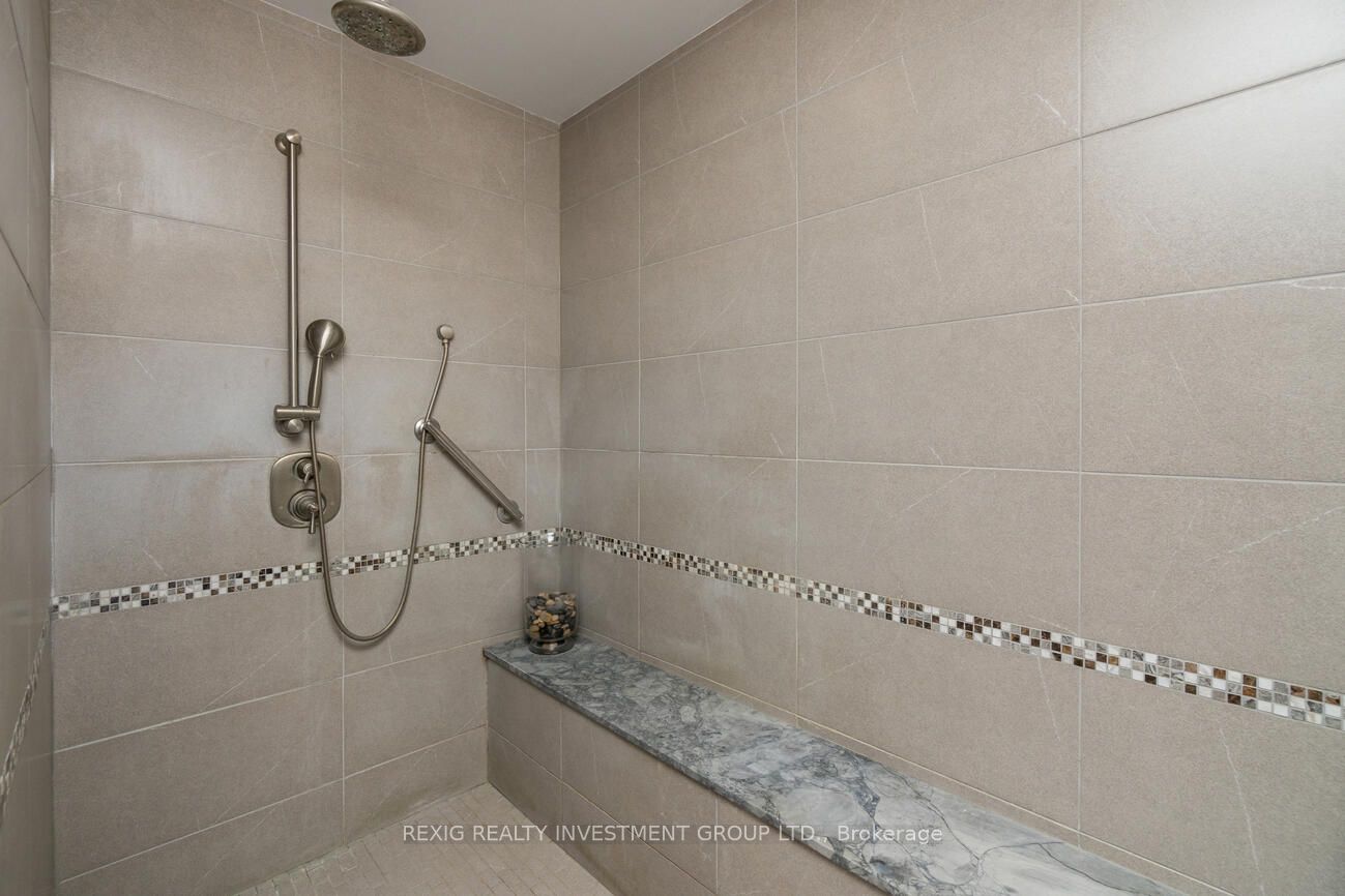 1055 Southdown Rd W, #Ph10