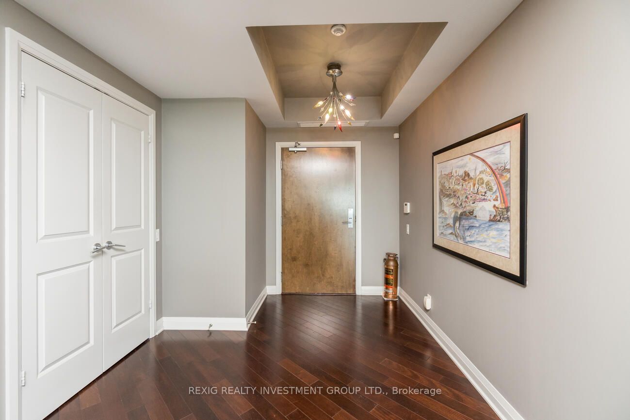 1055 Southdown Rd W, #Ph10