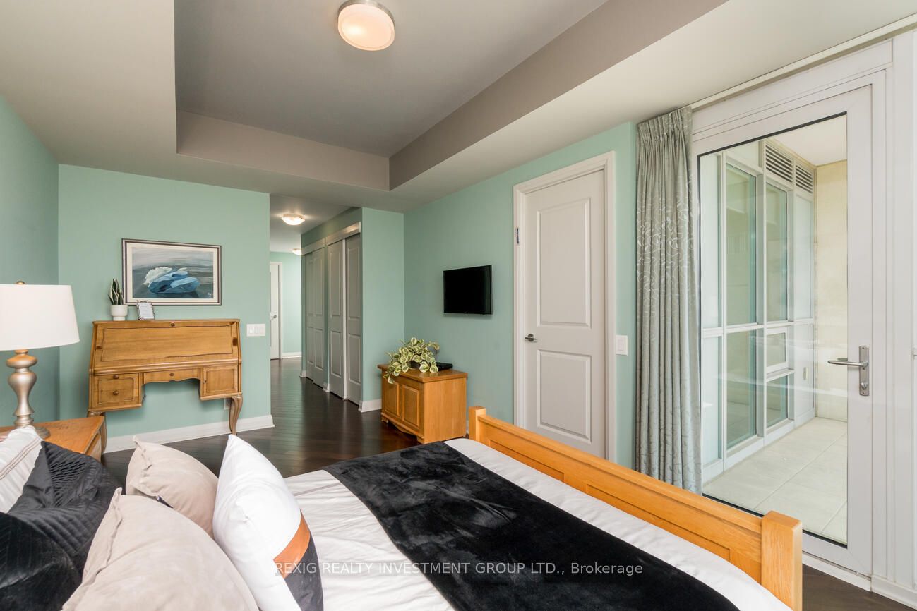1055 Southdown Rd W, #Ph10