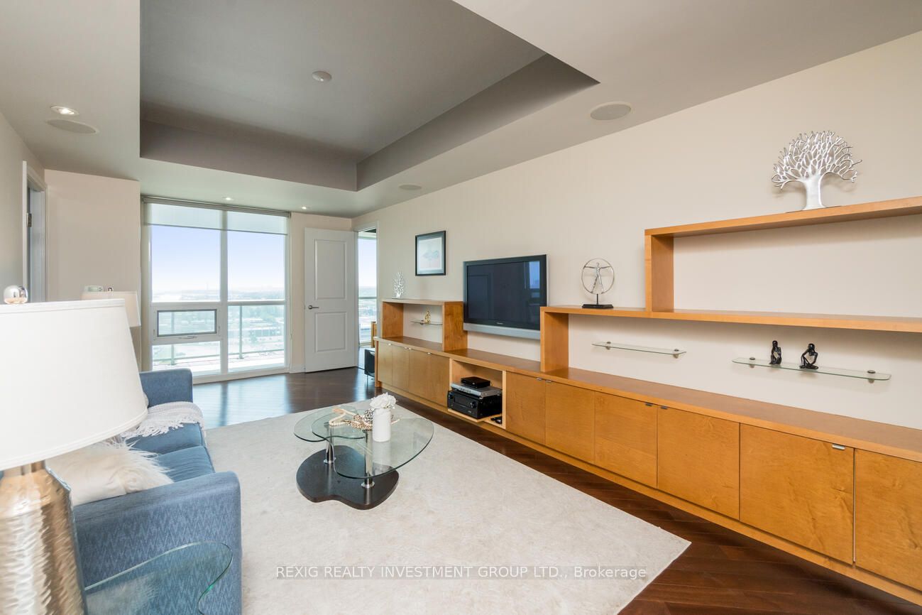 1055 Southdown Rd W, #Ph10