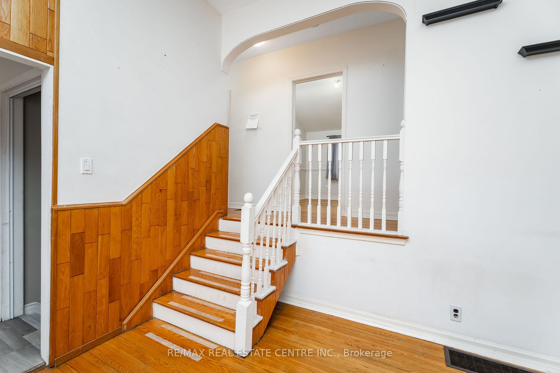 76 Raylawn Cres