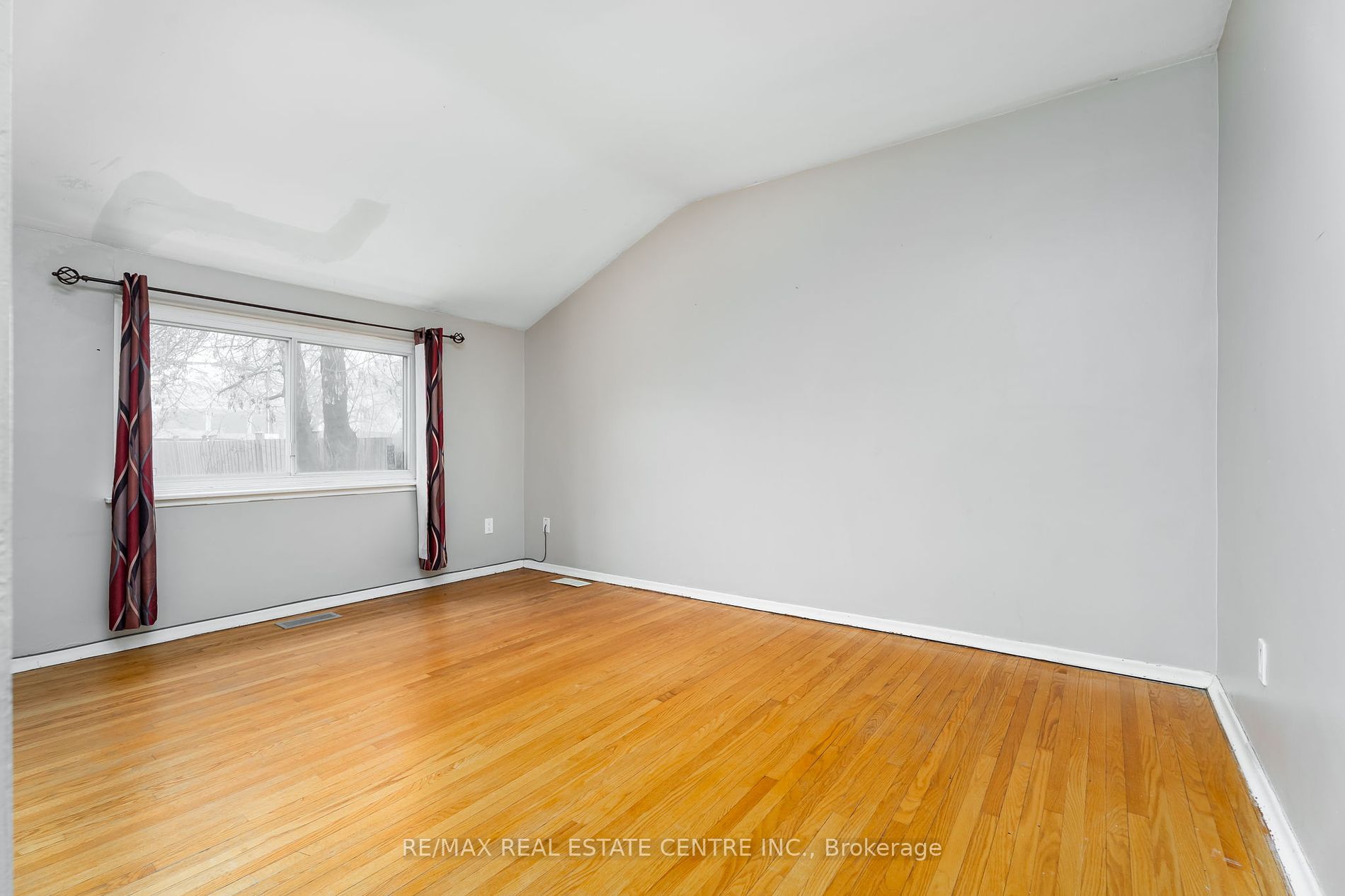 76 Raylawn Cres