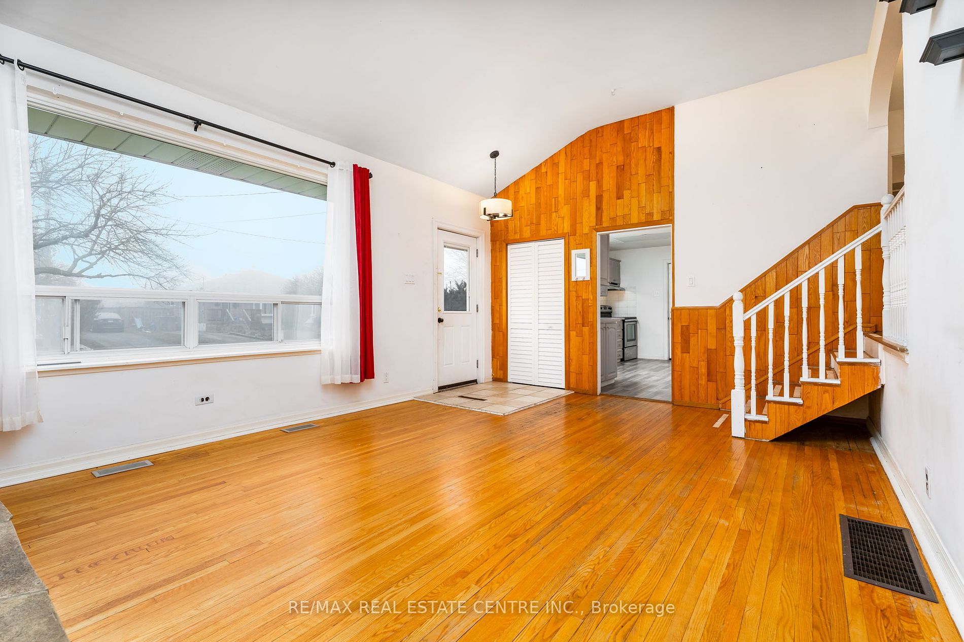 76 Raylawn Cres