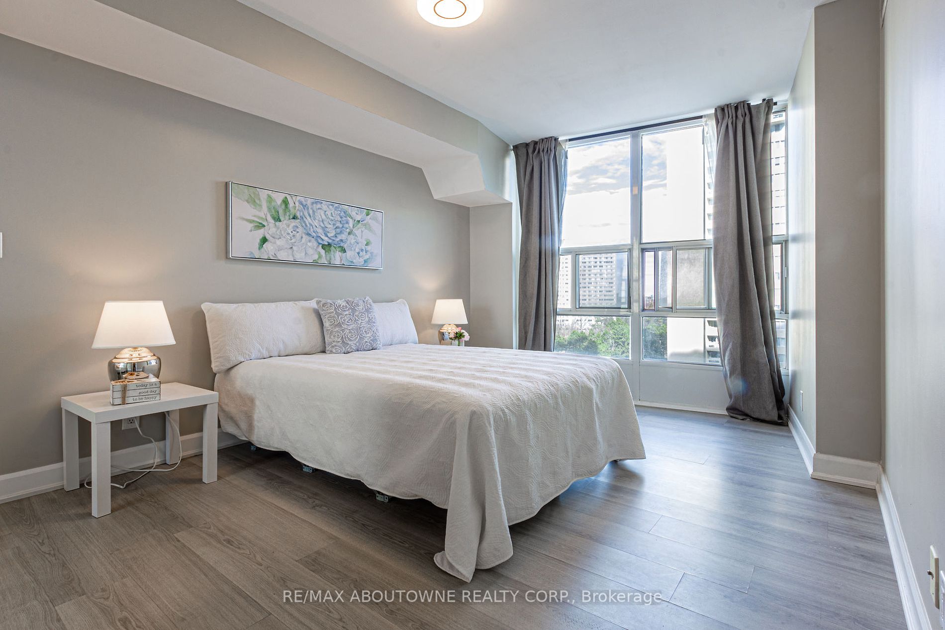 1 Elm Dr W, #802