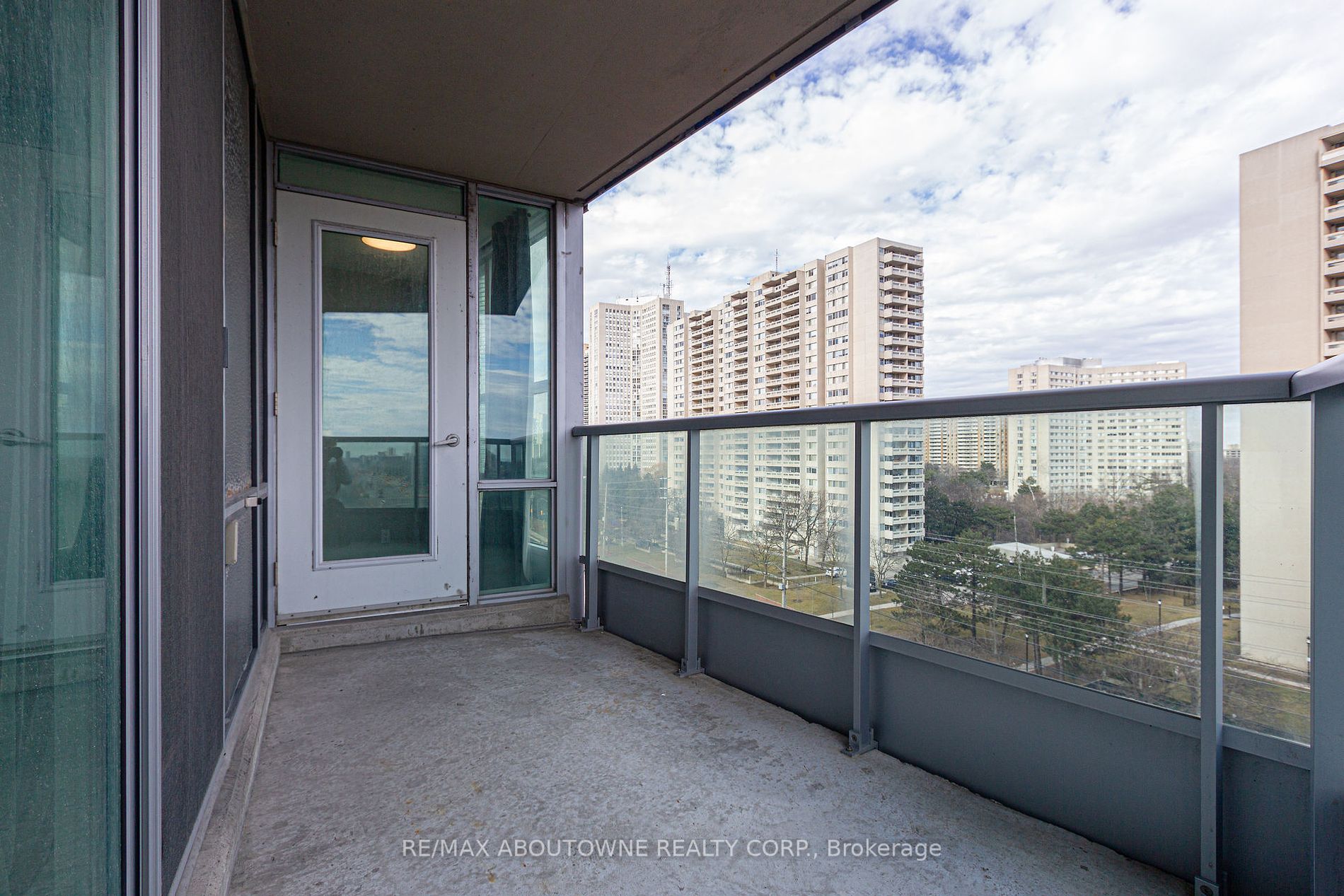 1 Elm Dr W, #802