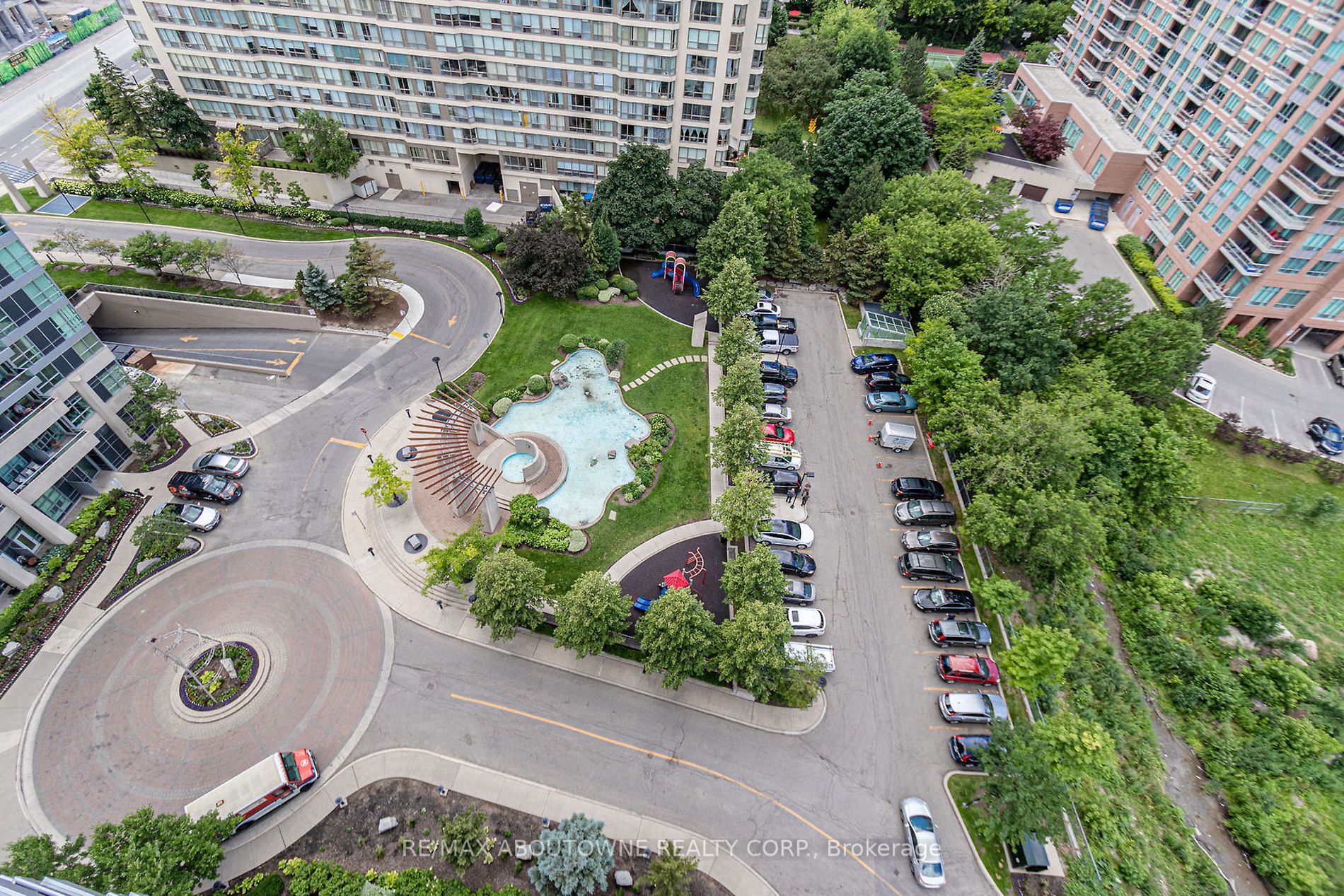 1 Elm Dr W, #802