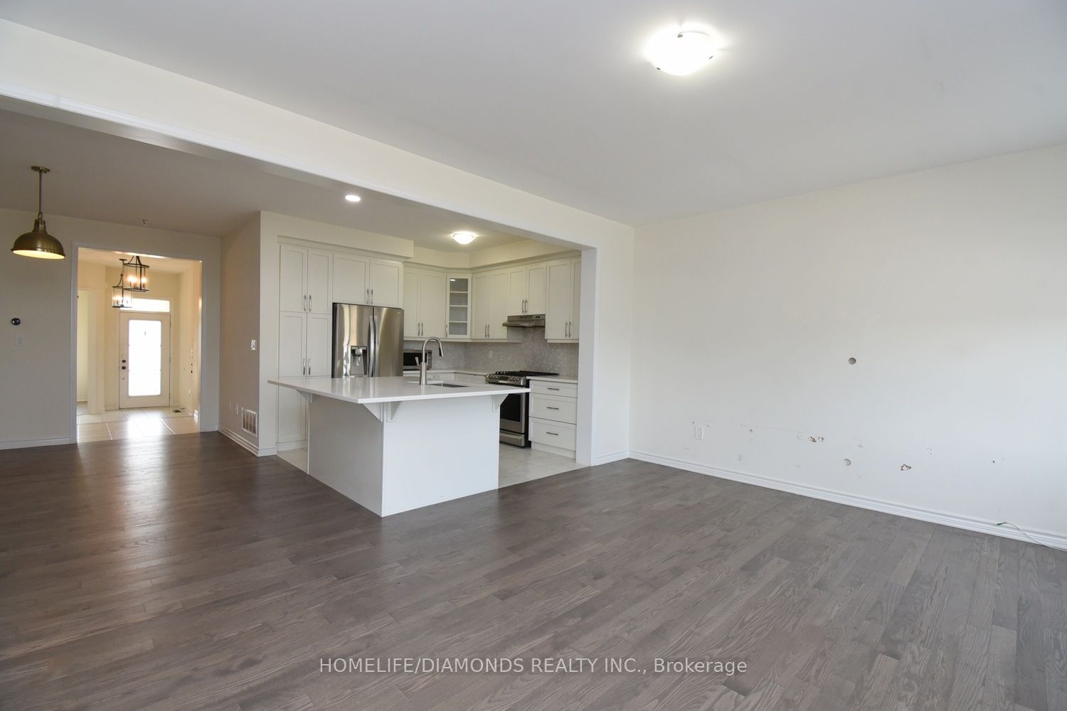 1363 Chretien St