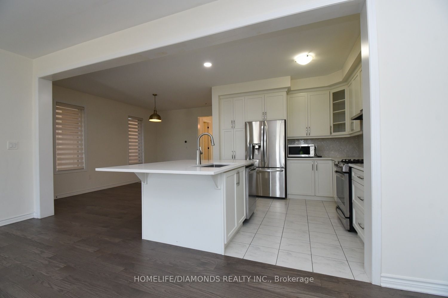 1363 Chretien St