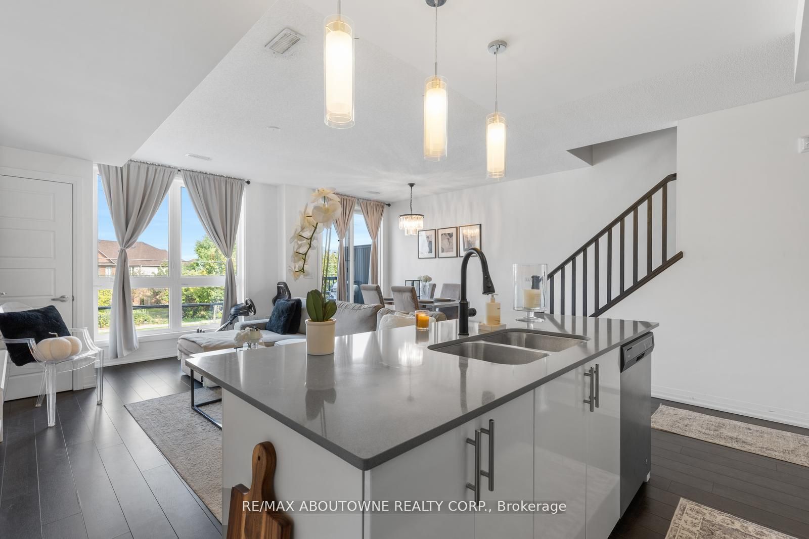 1200 Main St E, #202