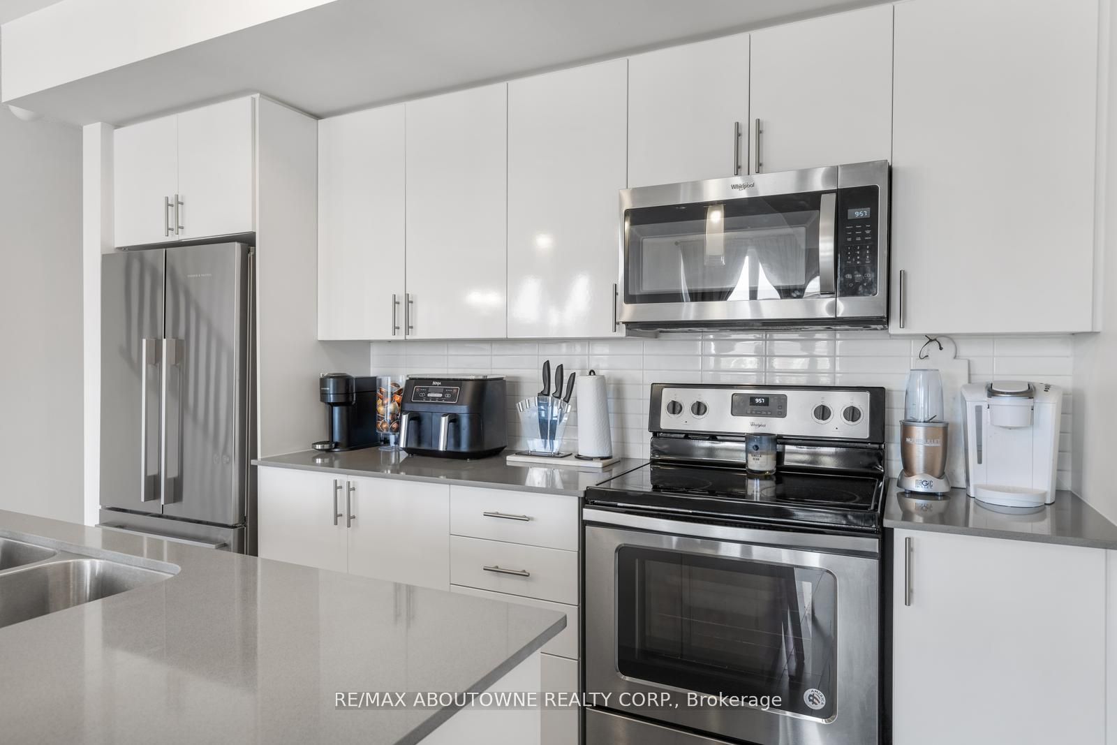 1200 Main St E, #202