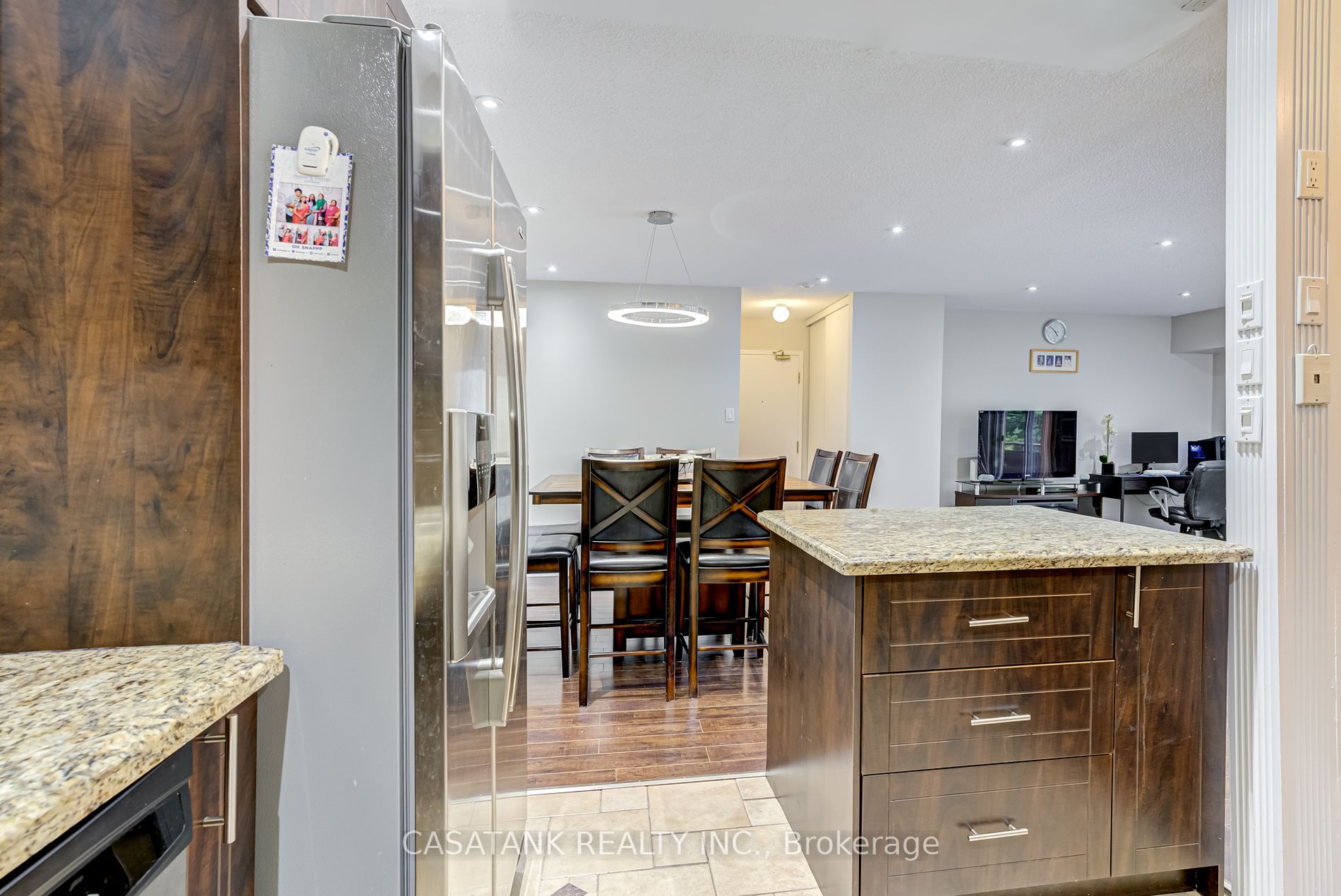 211 Forum Dr, #210A