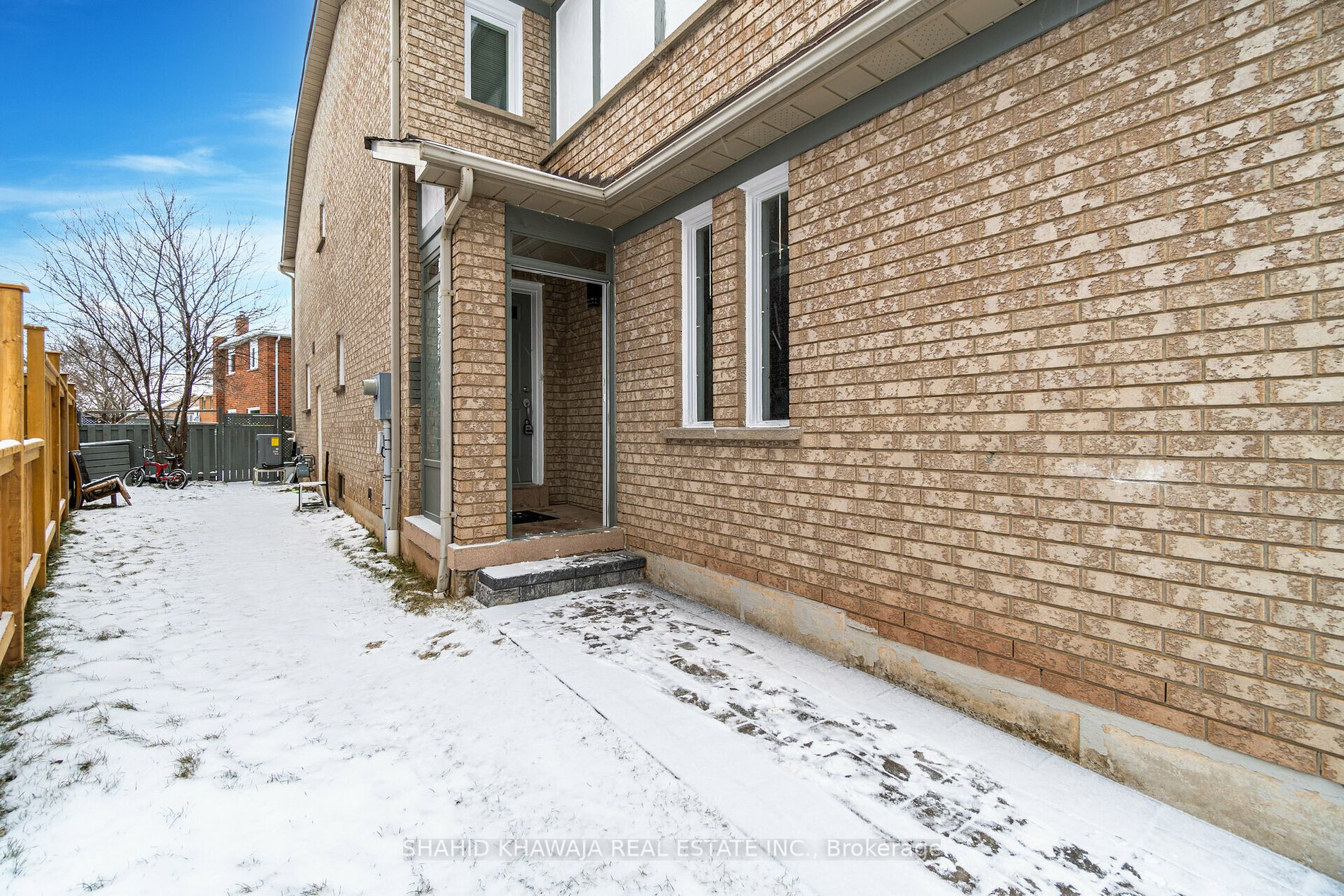 5848 Chorley Pl