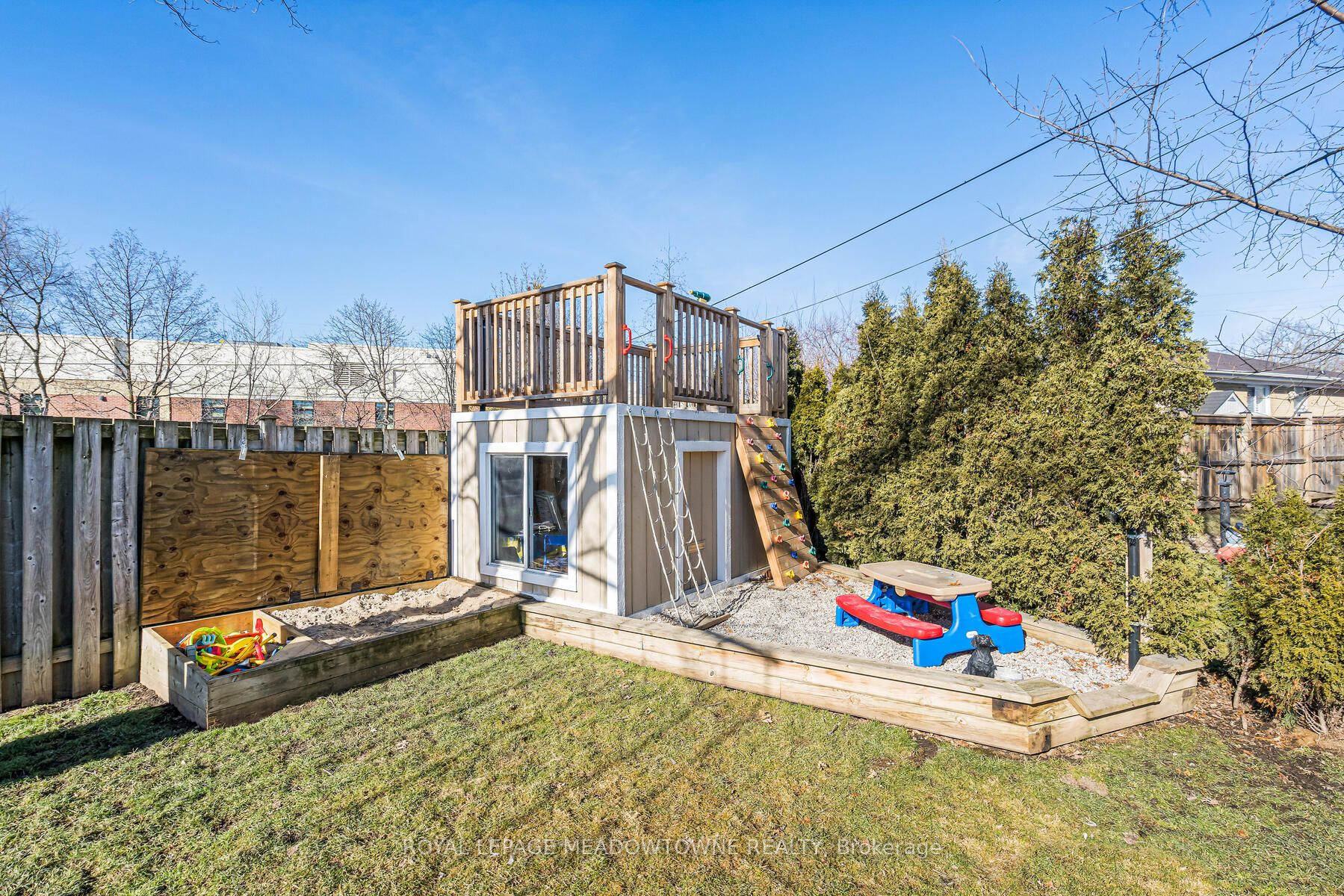 14 Gower Crt