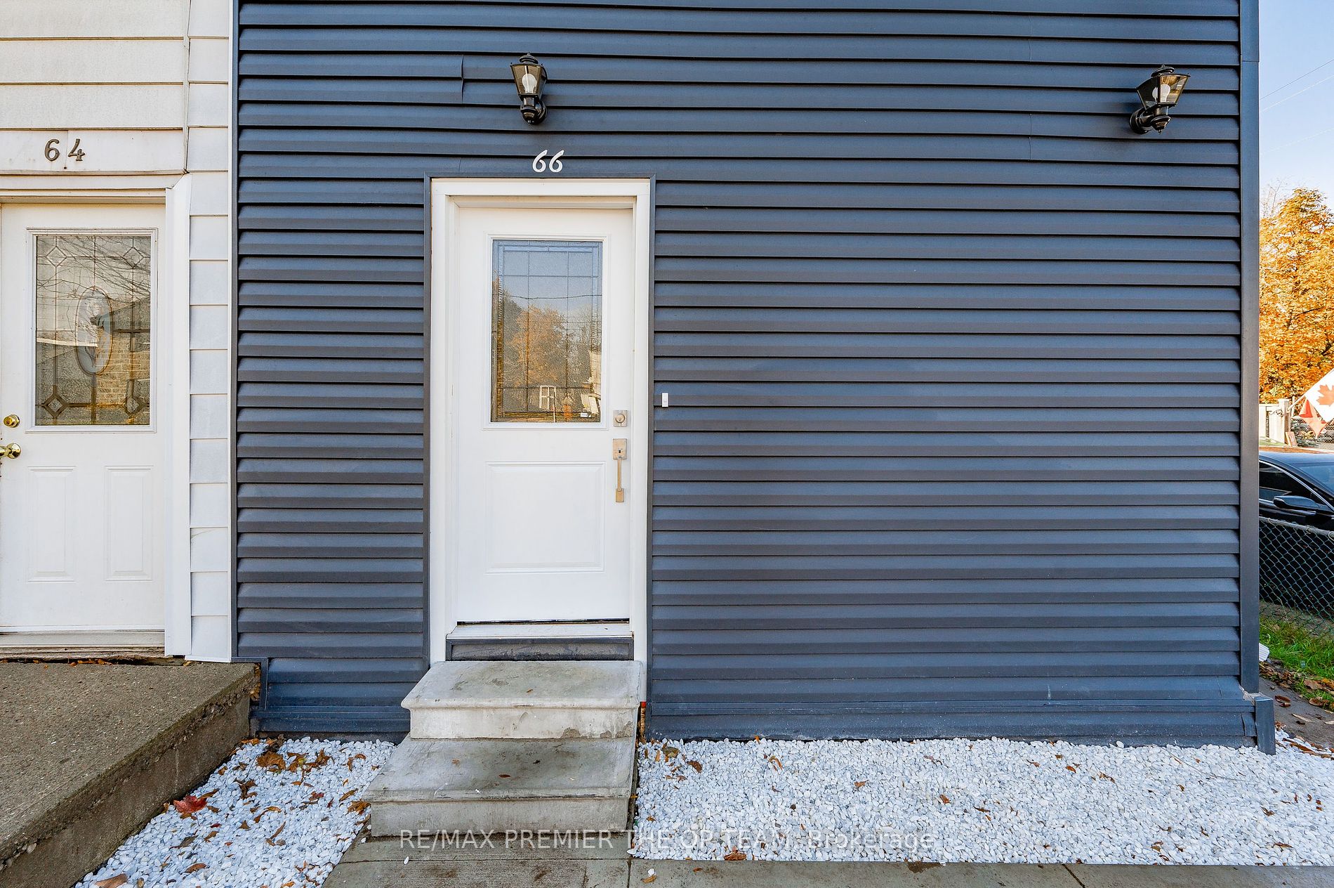 66 Main St N