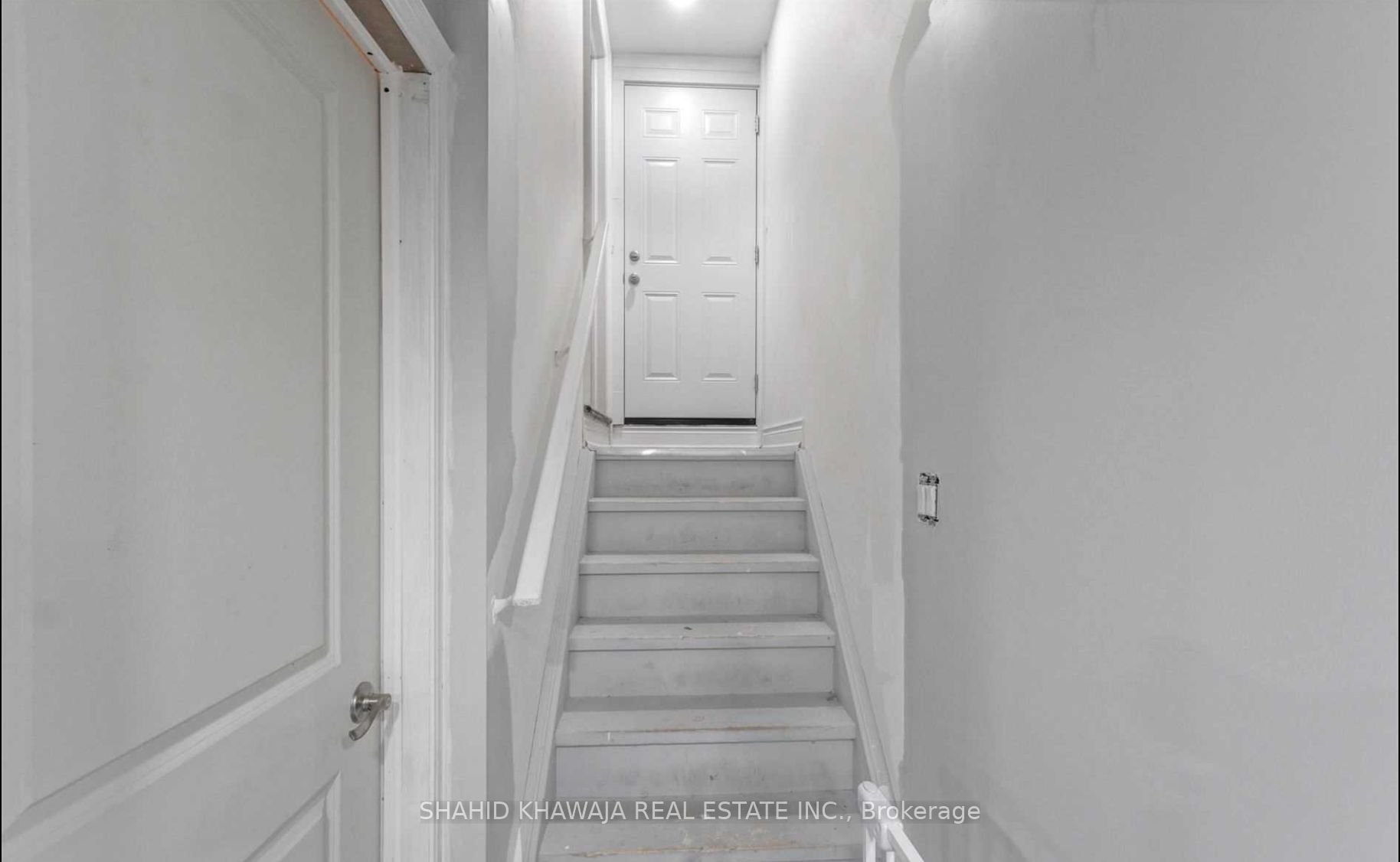 1221 Raspberry Terrace