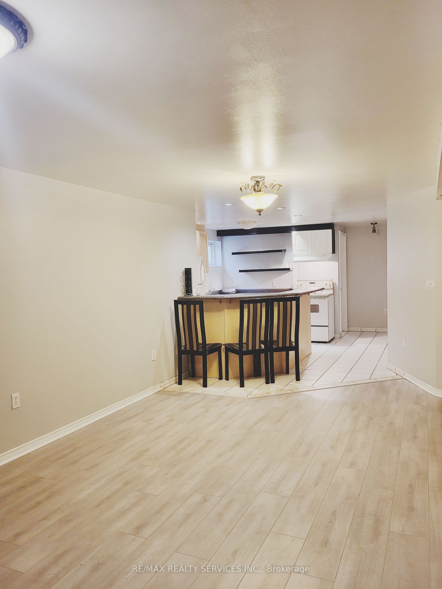 3 Brookdale Cres